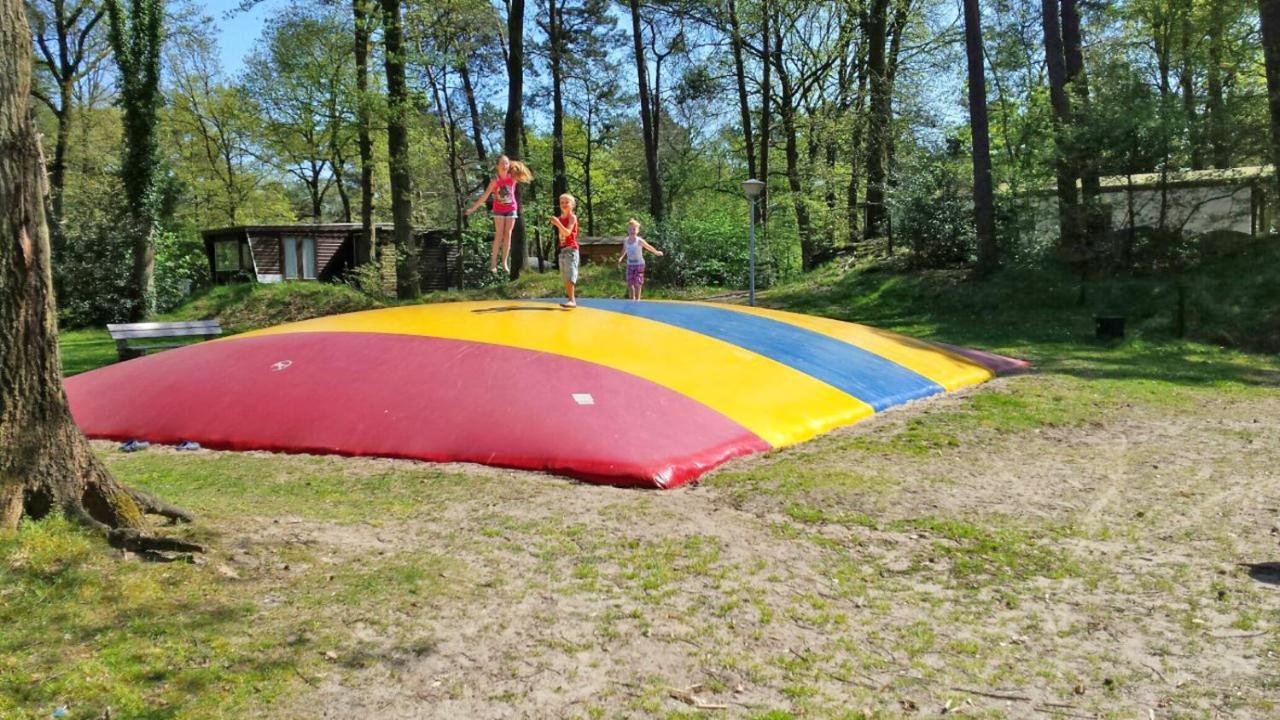 Boshuisje In Ijhorst Villa Exteriör bild